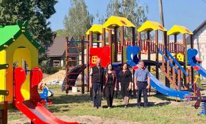 Рівненщина: У Карпилівці народний депутат Віктор М’ялик подарував радість малечі